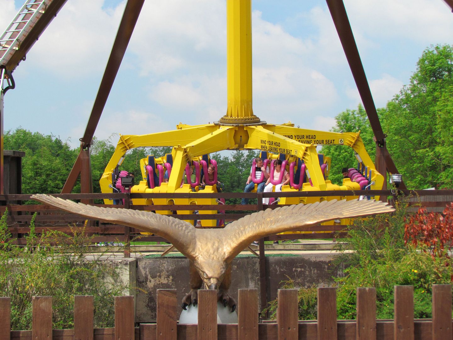 Eagle's Claw Scary Ride
