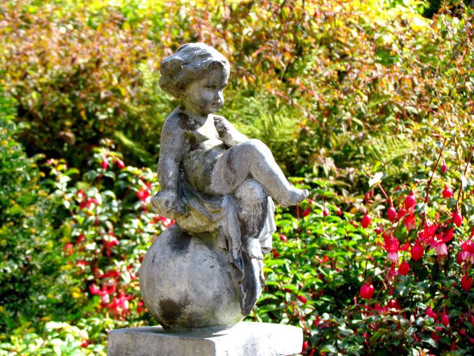 garden sculpture