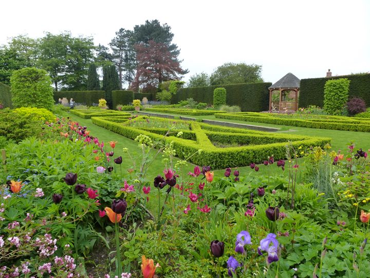 an English country garden