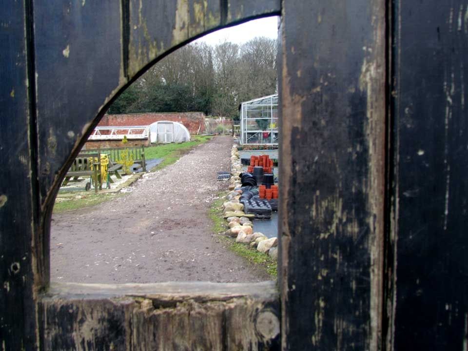 photo behind-the-garden-scenes