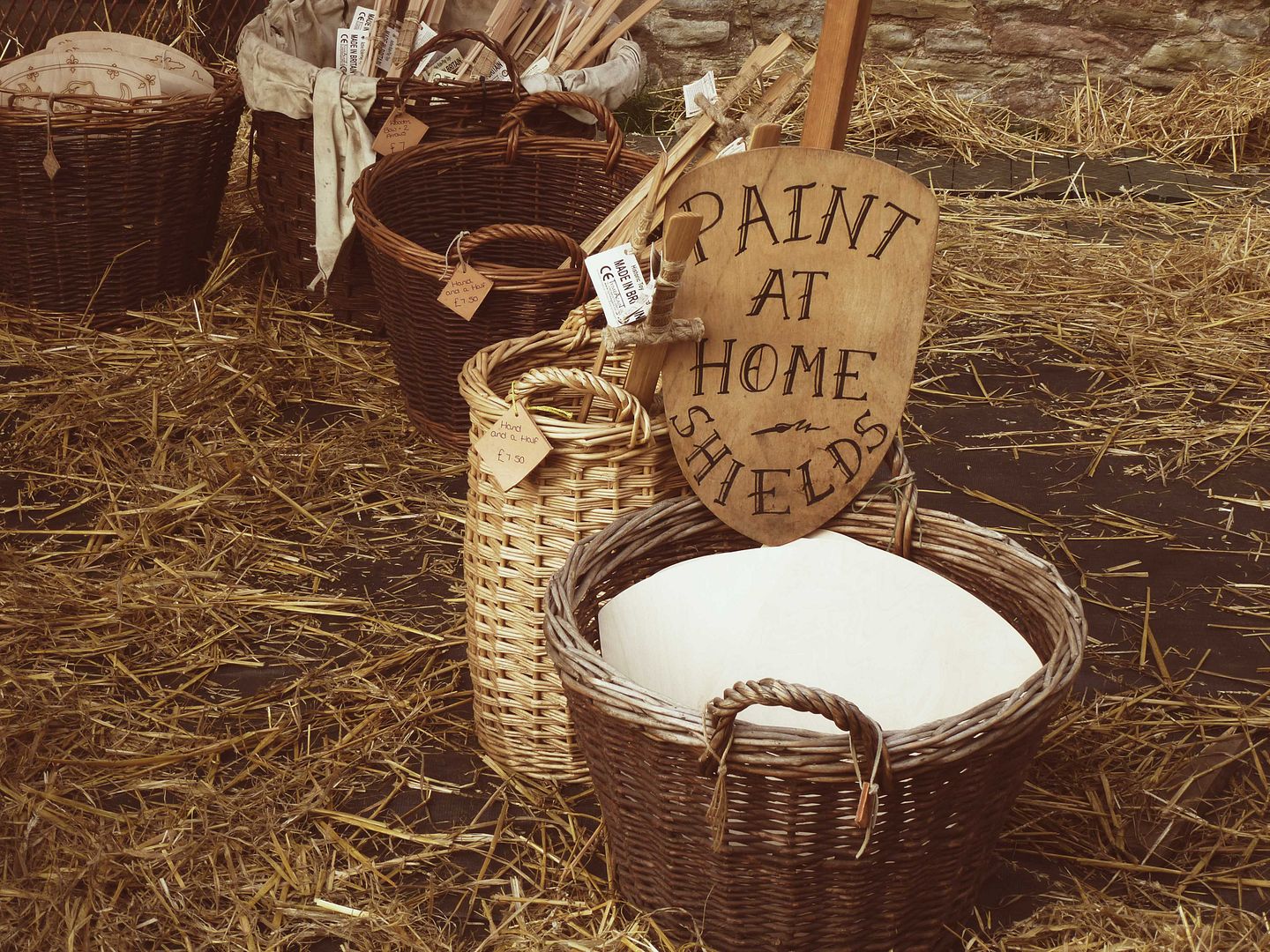 paint a shield