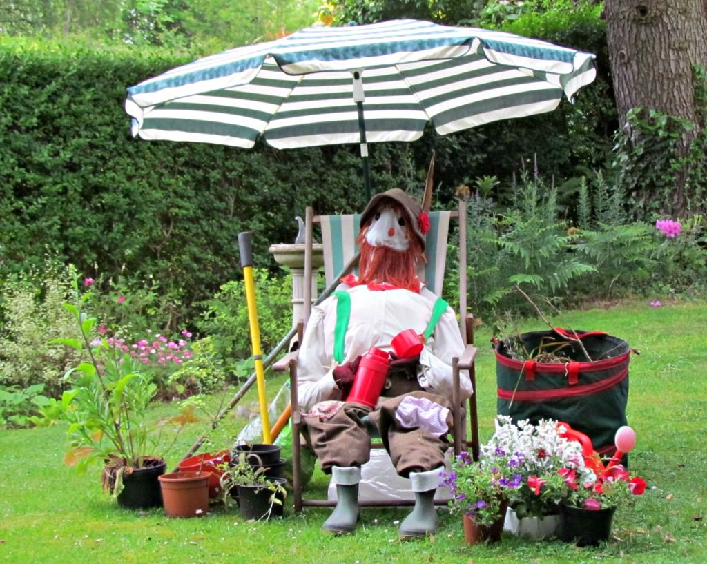 gardener scarecrow