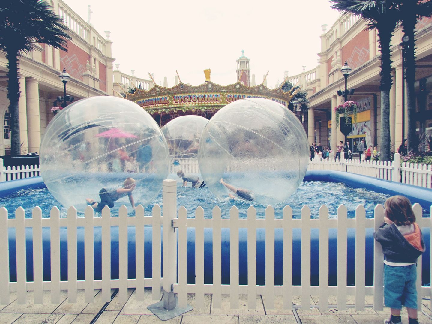 Giant bubbles