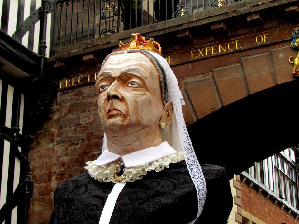 giant Queen Victoria