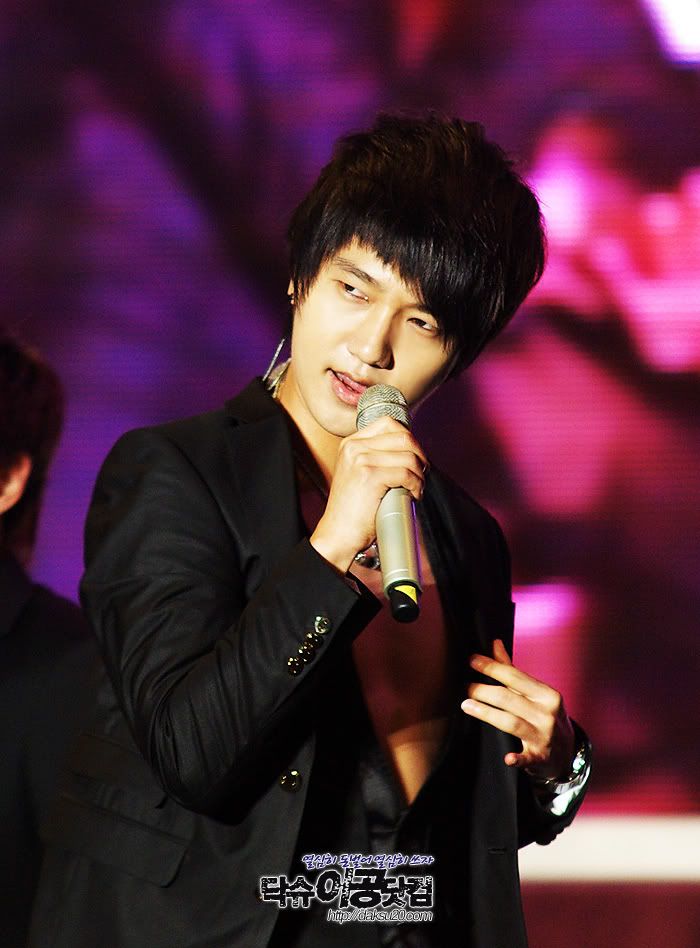 3.jpg yesung image by chiyo10