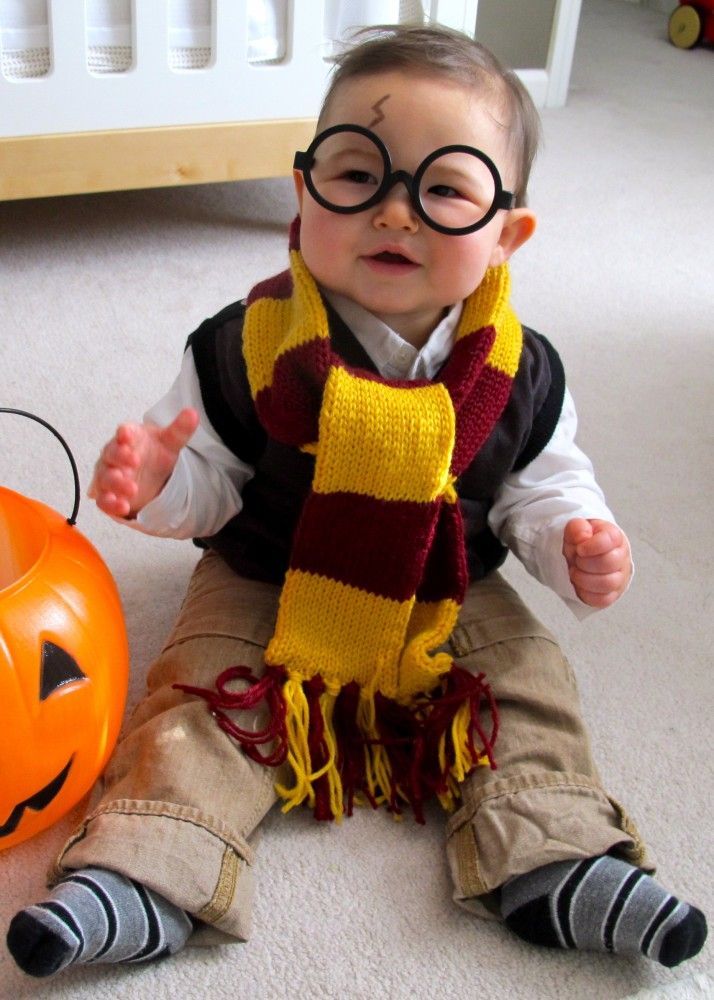 Creative Halloween costume for baby: Harry Potter costume via Spearmint Baby
