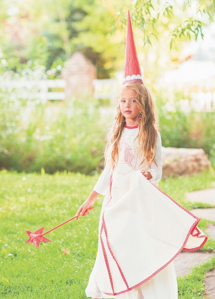 Easy crafts for kids:Princess costume from Playful by Marianne Lilliard