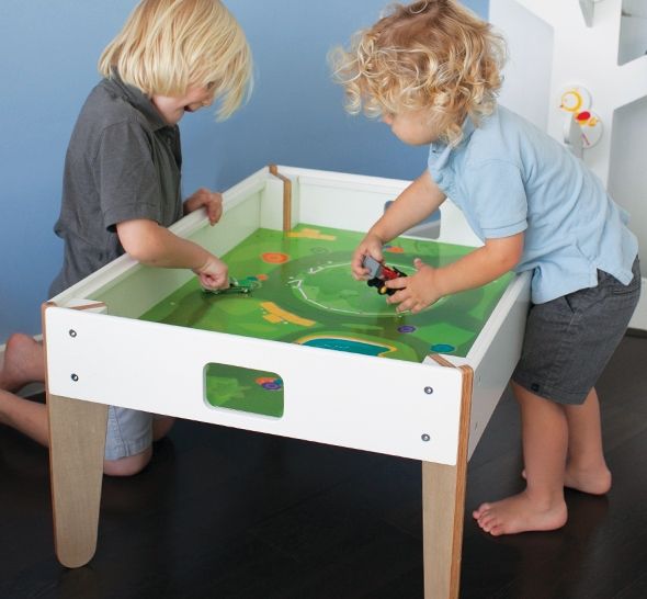 Kids' furniture: P'kolino Little Modern Collection activity table | Cool Mom Picks
