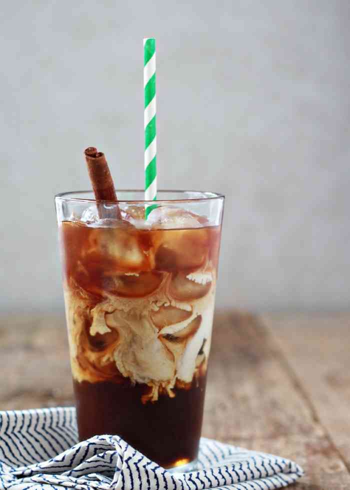 Copycat coffee drink recipes: Cinnamon Dolce Iced Coffee at Kitchen Treaty