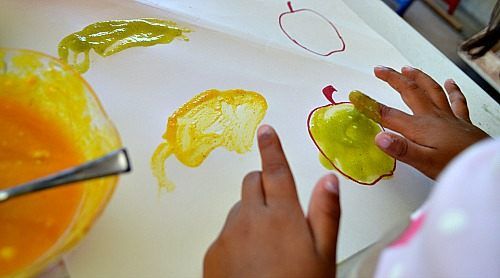 Edible finger paint recipe from Blog Me Mom