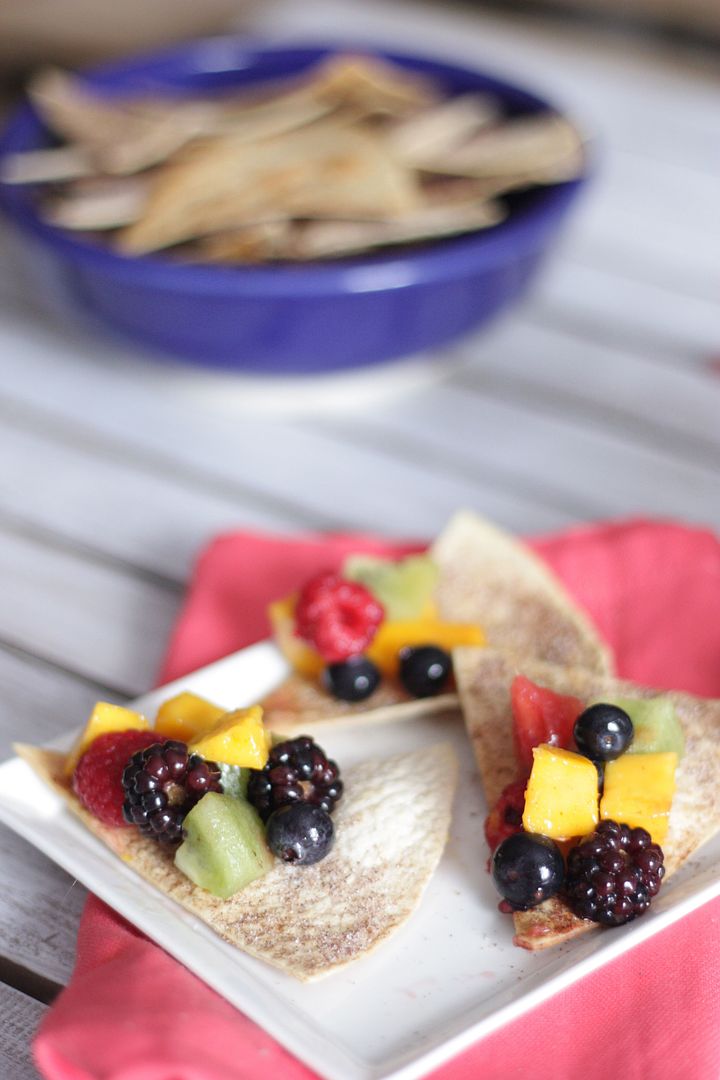 Back-to-school snacks: Fruit Salsa with Cinnamon Chips from Paint and Tofu