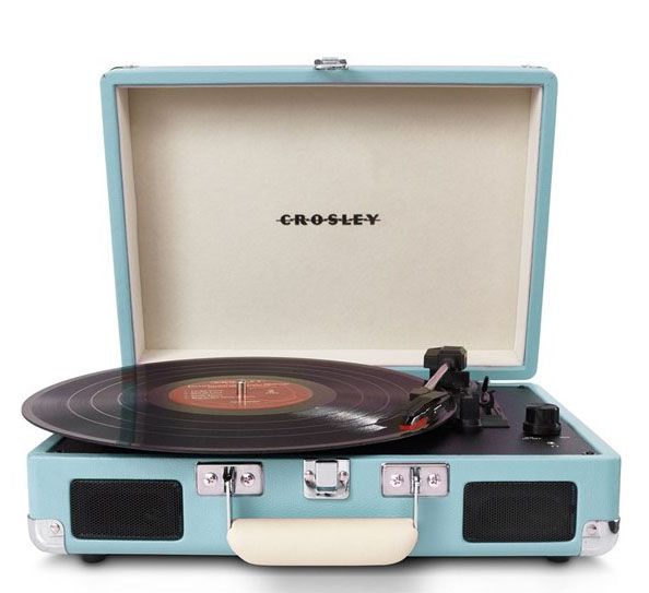 gifts for music lovers: crosley turntable