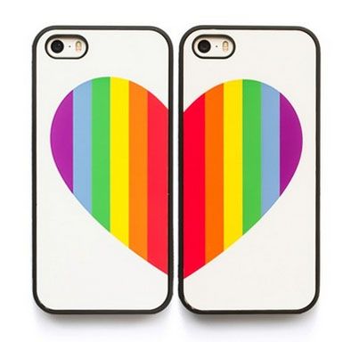 Gifts for best friends: besties heart iphone case set