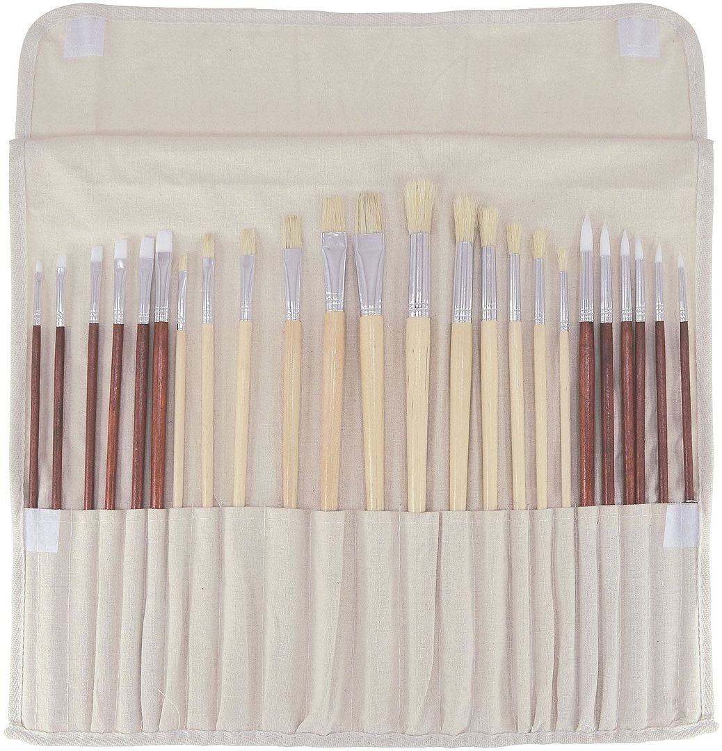 Holiday gifts for arts and crafts loving kids: 24-piece artist brush set