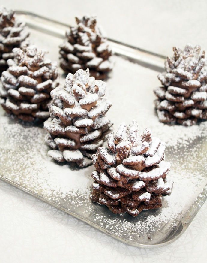 Homemade food gifts: diy snowy chocolate pinecone treat