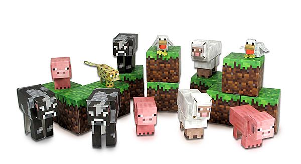 Minecraft gifts: minecraft papercraft building sets