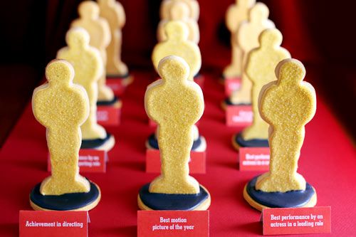 Oscar statuette sugar cookies by Bakerella | Cool Mom Picks