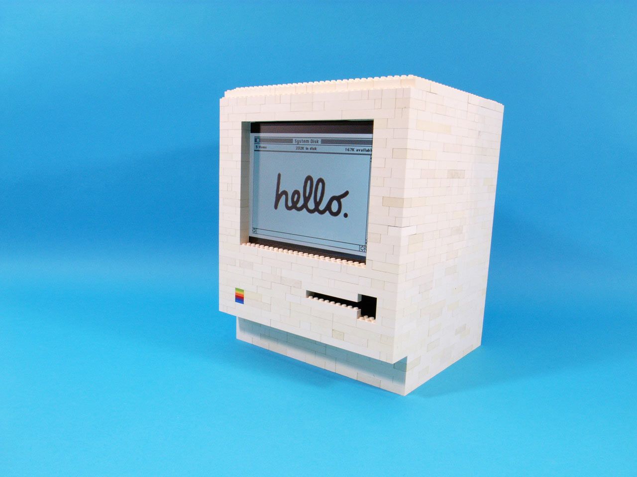 Apple Macintosh in LEGO | Cool Mom Tech