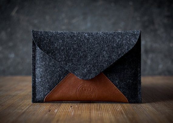 iPad case in leather and wool | Cool Mom Tech