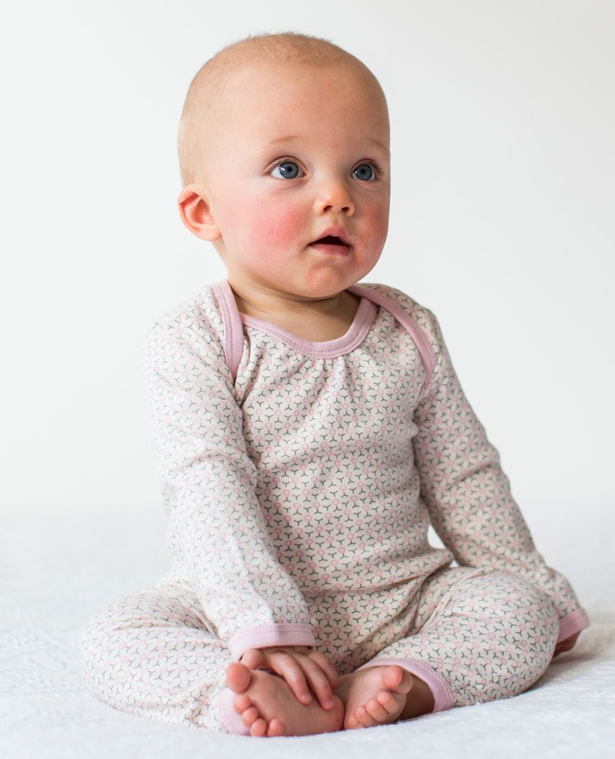 Sapling Child organic baby clothes: romper in dusty pink