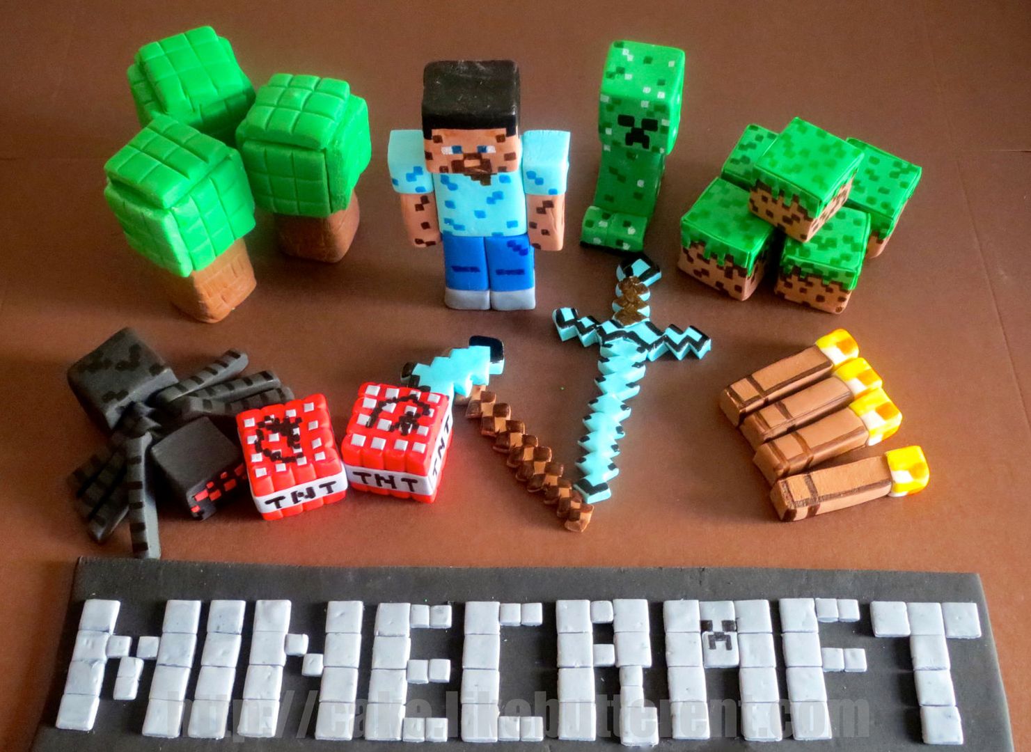 Minecraft birthday party ideas: Fondant cake toppers by Like Butter