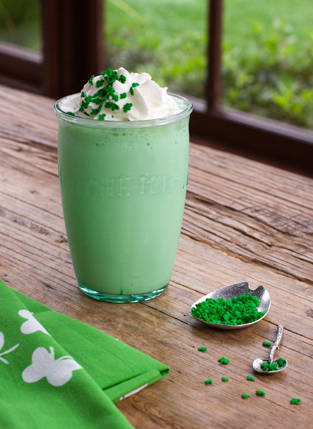 Copycake Shamrock Shake recipe at Casa Resnick | Cool Mom Picks