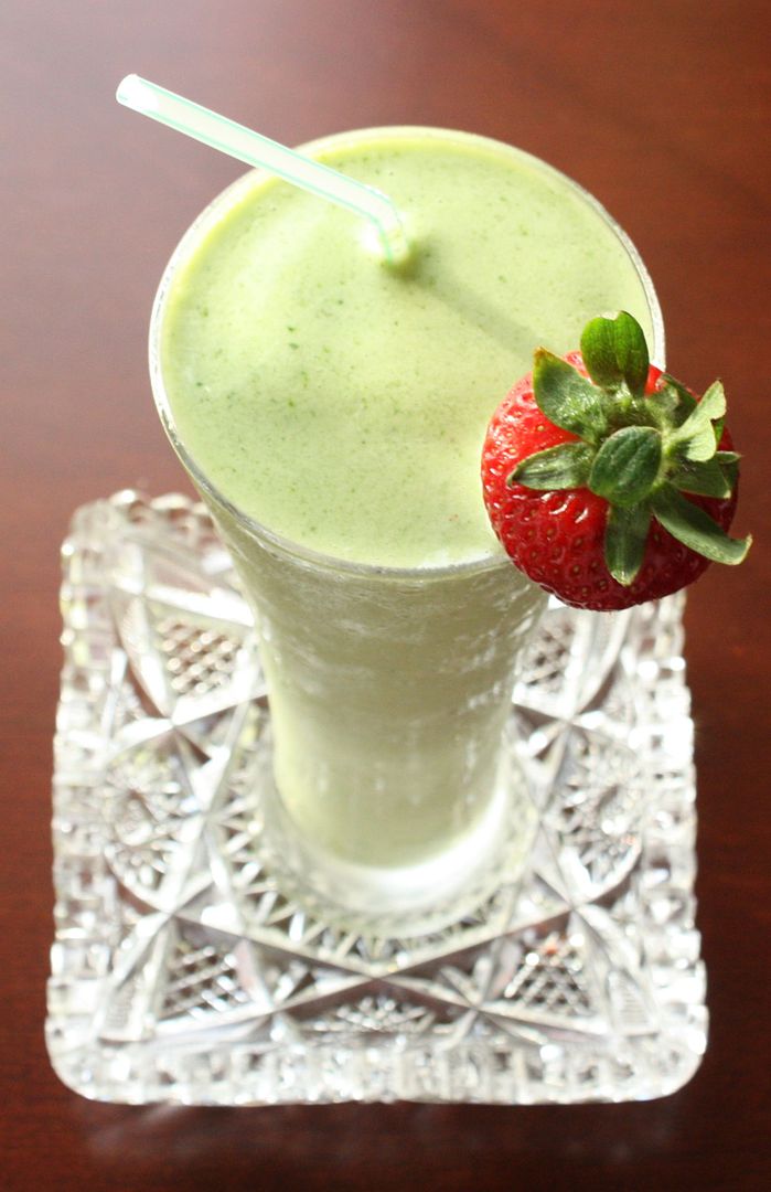 St. Patrick's Day green smoothie recipe at Cupcakes and Kale Chips | Cool Mom Picks