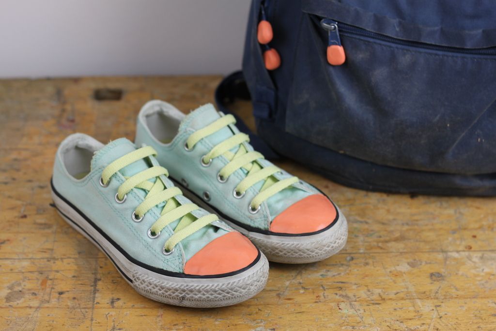 Cool Sugru Ideas: Make old sneakers more fun