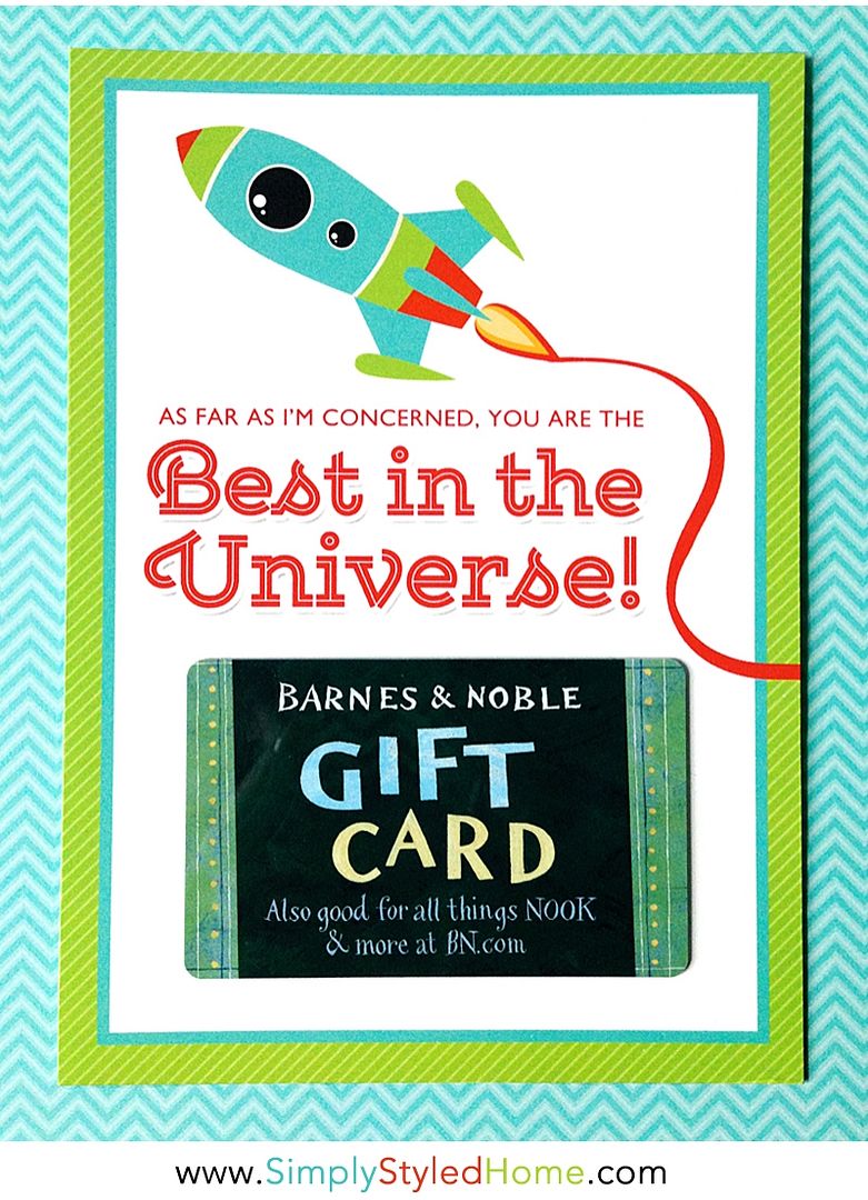 Best in Universe free printable gift card holder for teachers from Simply Styled Home