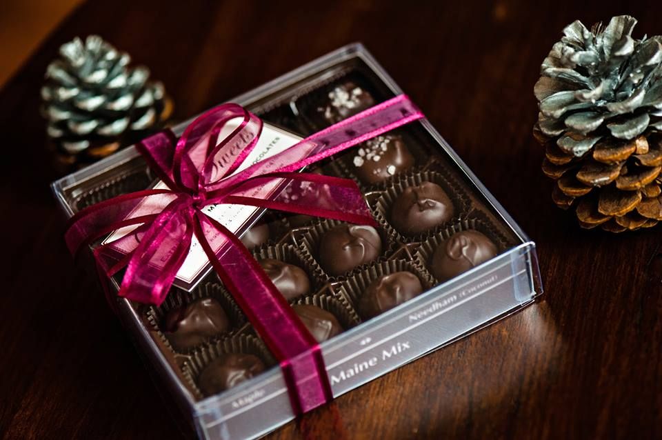Small Business Saturday Chocolate Gifts: Dean's Sweets of Maine