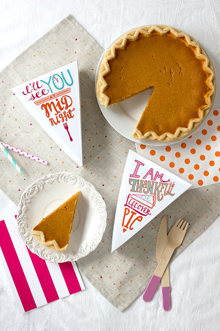 Free Thanksgiving printables: Boxes for leftovers by Striped Cat Studio on Studio DIY