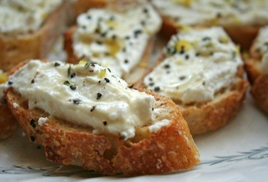 Last minute Thanksgiving recipes: Leon thyme bruschetta | The Kitch'n