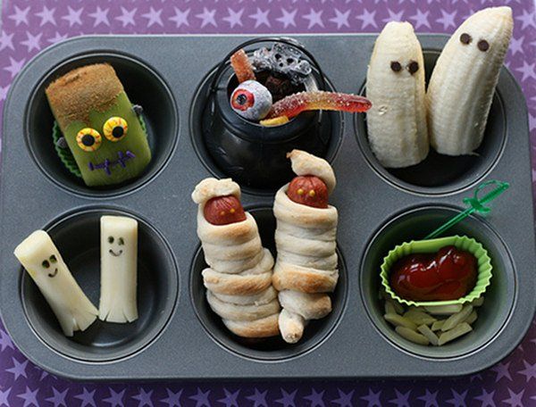 Halloween bento box from Another Lunch. Whoa.