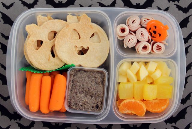 Halloween bento made using Halloween cookie cutters at MPMK