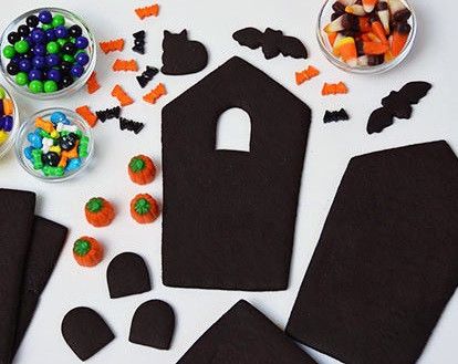Sweet Treats Bakeshop Halloween gingerbread house kit