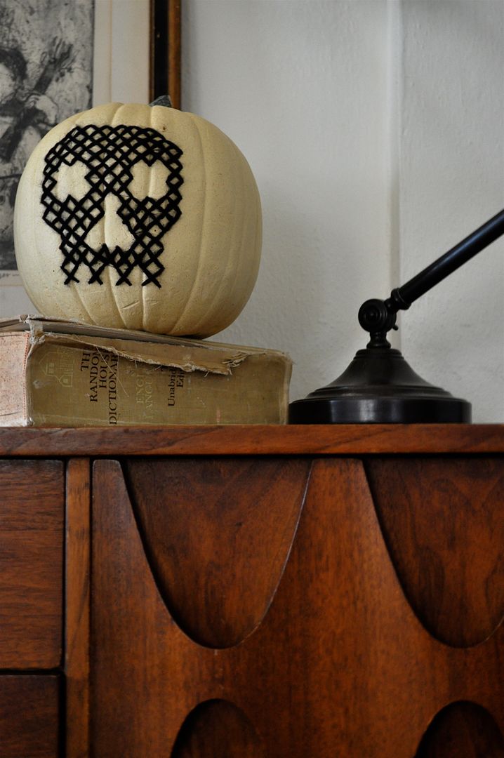 No-carve pumpkin decorating ideas: Cross stitch pumpkin on Elsie Marley