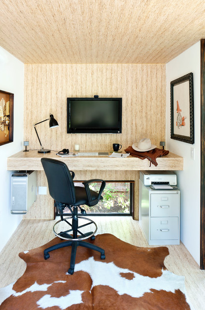 Creative workspace ideas: Built-in desk in a narrow backyard office