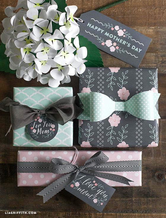 Free printable chalk board gift tags for Mother's Day| Lia Griffith