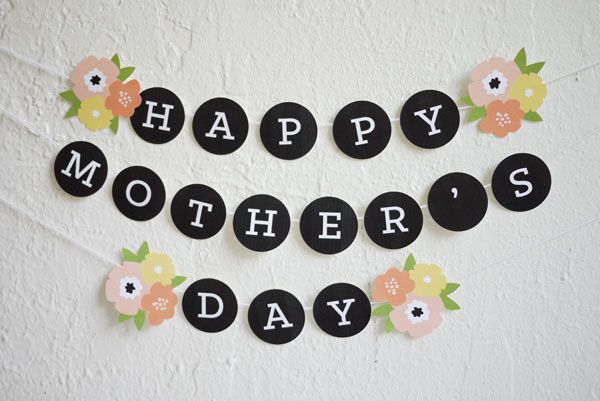 Free printable Mother's Day banner from Oh Happy Day. Pretty!