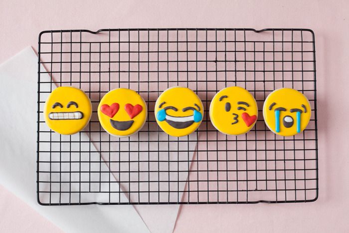 Emoji sugar cookies via The Allison Show