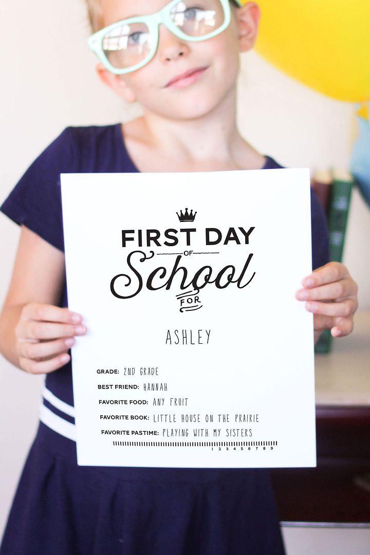 First day of school photo ideas: Free printable for filling in your child's interests, too  | Balloon Time