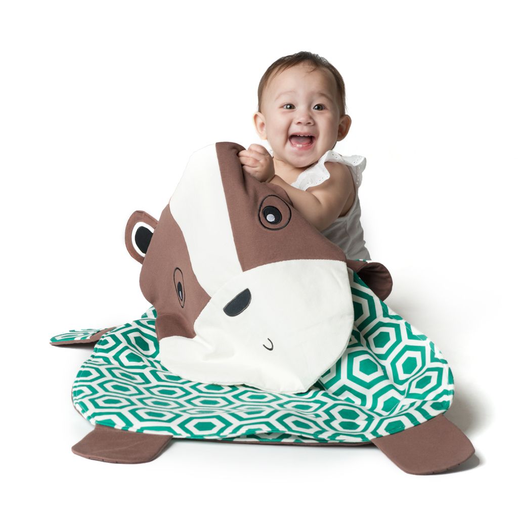 Peripop bear mat: Use it as a baby floor mat, a stroller blanket, or unzip to fill with stuffed animals as a floor cusion