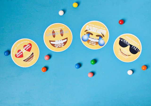 Free printable DIY emoji invitations via Joyful Riot