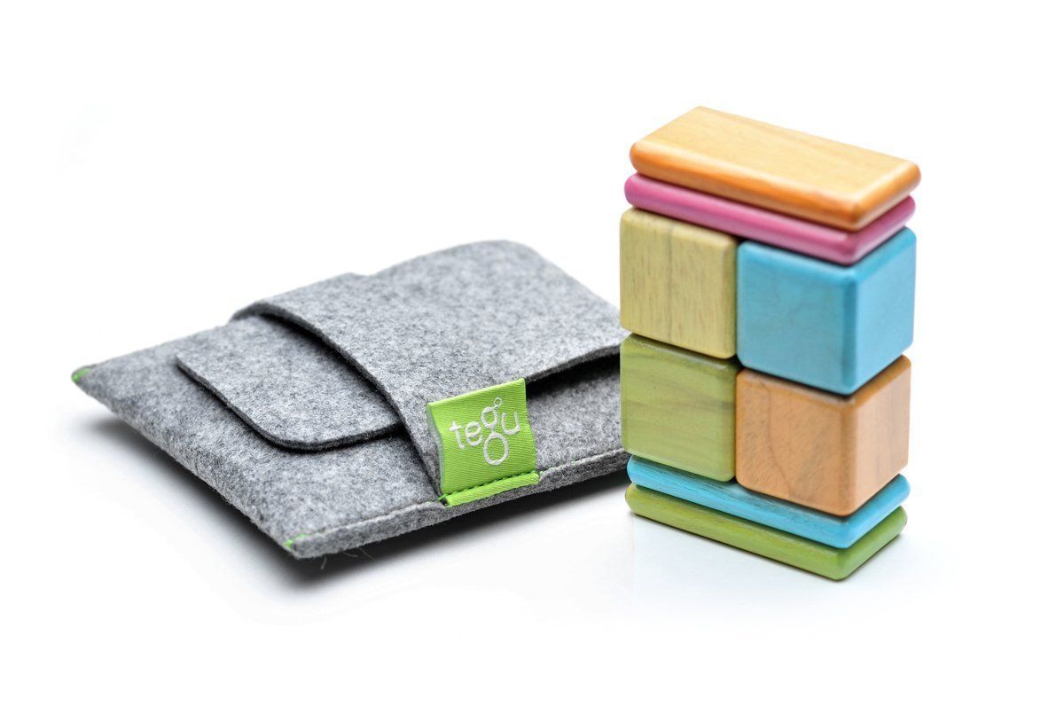 Entertain kids at restaurants: Tegu blocks with pocket pouch