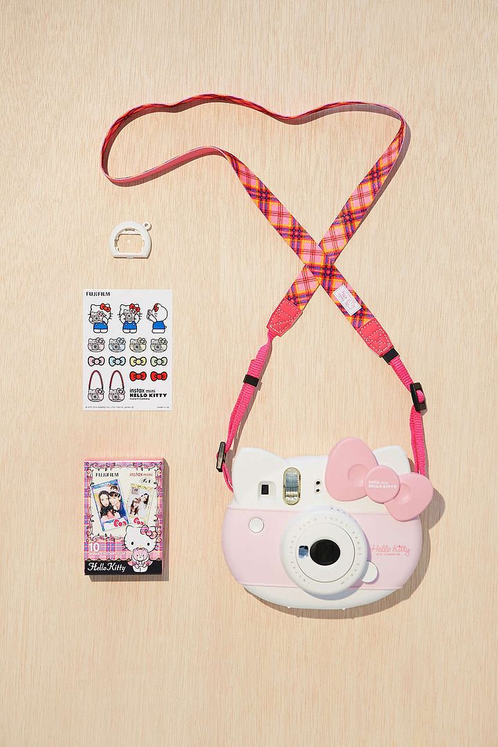 The Hello Kitty Fujifilm Instax Mini camera kit. Want! 