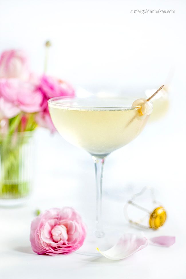 Bright and just sweet enough, just like we want the new year to be! Lychee French 75 Cocktail | Supergolden Bakes