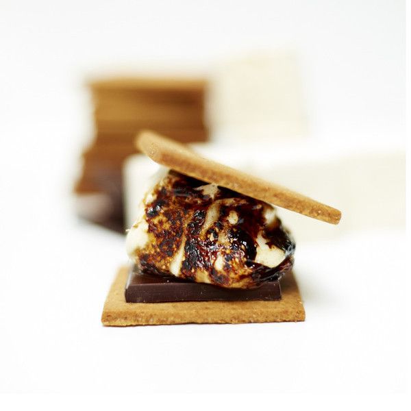 Food gifts: Cool Mom Eats holiday gift guide 2015 | S'mores Kit at Get Your Hot Cakes