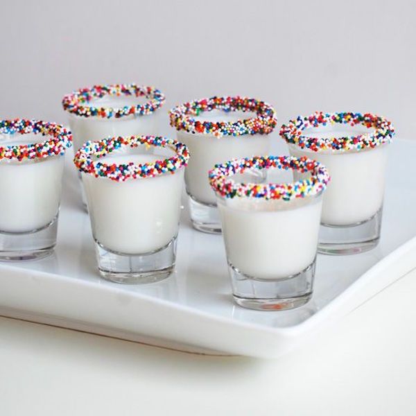 New Year's Eve dinner ideas for kids: How fun are these Festive Milk Glasses? | Sweet Little Peanut