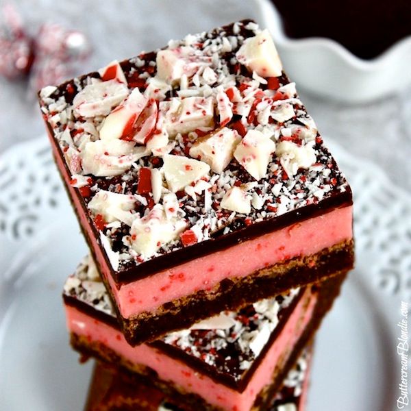 Use leftover candy canes to make these festive Peppermint Brownies. Mmm! | Buttercream Blondie