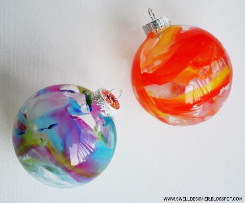 Melted crayon ornament for kids from The Swell Designer